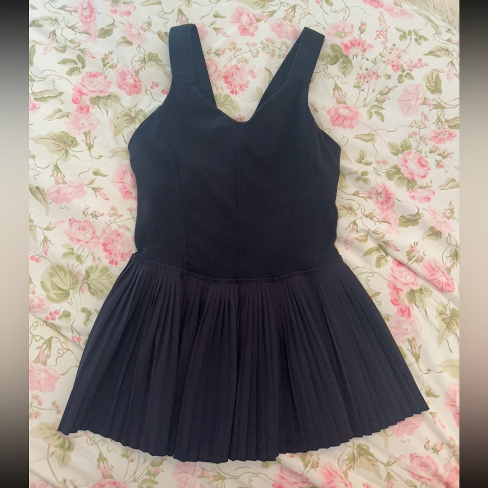 Lululemon Black Tank with frill bottom